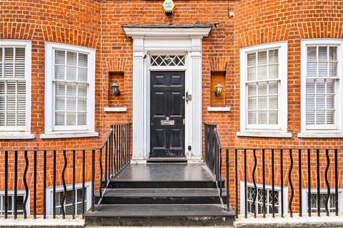 38 Chapel Street, London, SW1X 7DD