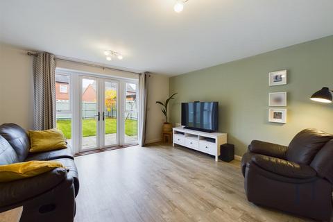 3 bedroom semi-detached house for sale, Foxglove Way, Cotgrave, Nottingham