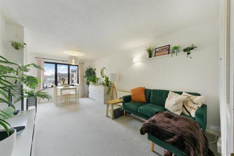 2 bedroom flat for sale, Pelham Road, Wimbledon SW19