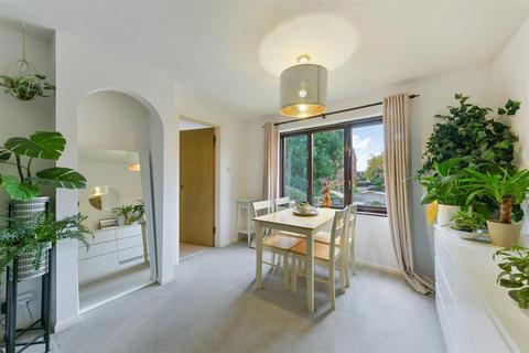 2 bedroom flat for sale, Pelham Road, Wimbledon SW19