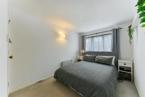 2 bedroom flat for sale, Pelham Road, Wimbledon SW19