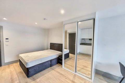 Studio to rent, Mercantile House, Uxbridge, Greater London