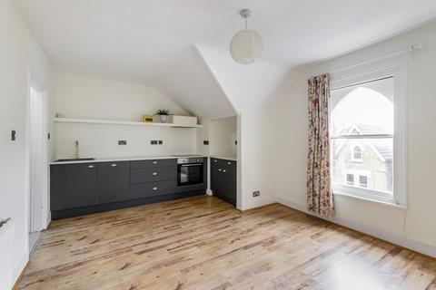 1 bedroom flat to rent, Rockmount Road London SE19