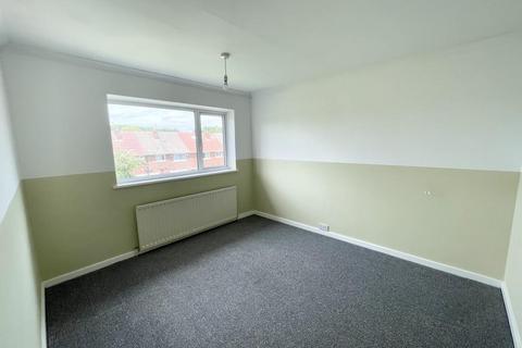 3 bedroom end of terrace house to rent, Church Lane, Doncaster DN4