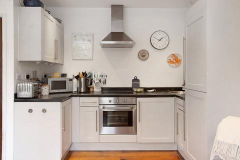 2 bedroom flat for sale, Fulham Road, London