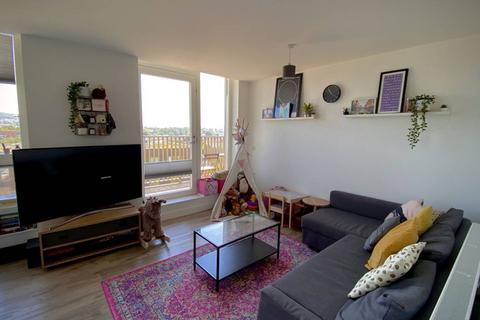 2 bedroom flat for sale, Ottley Drive, Kidbrooke, London, SE3