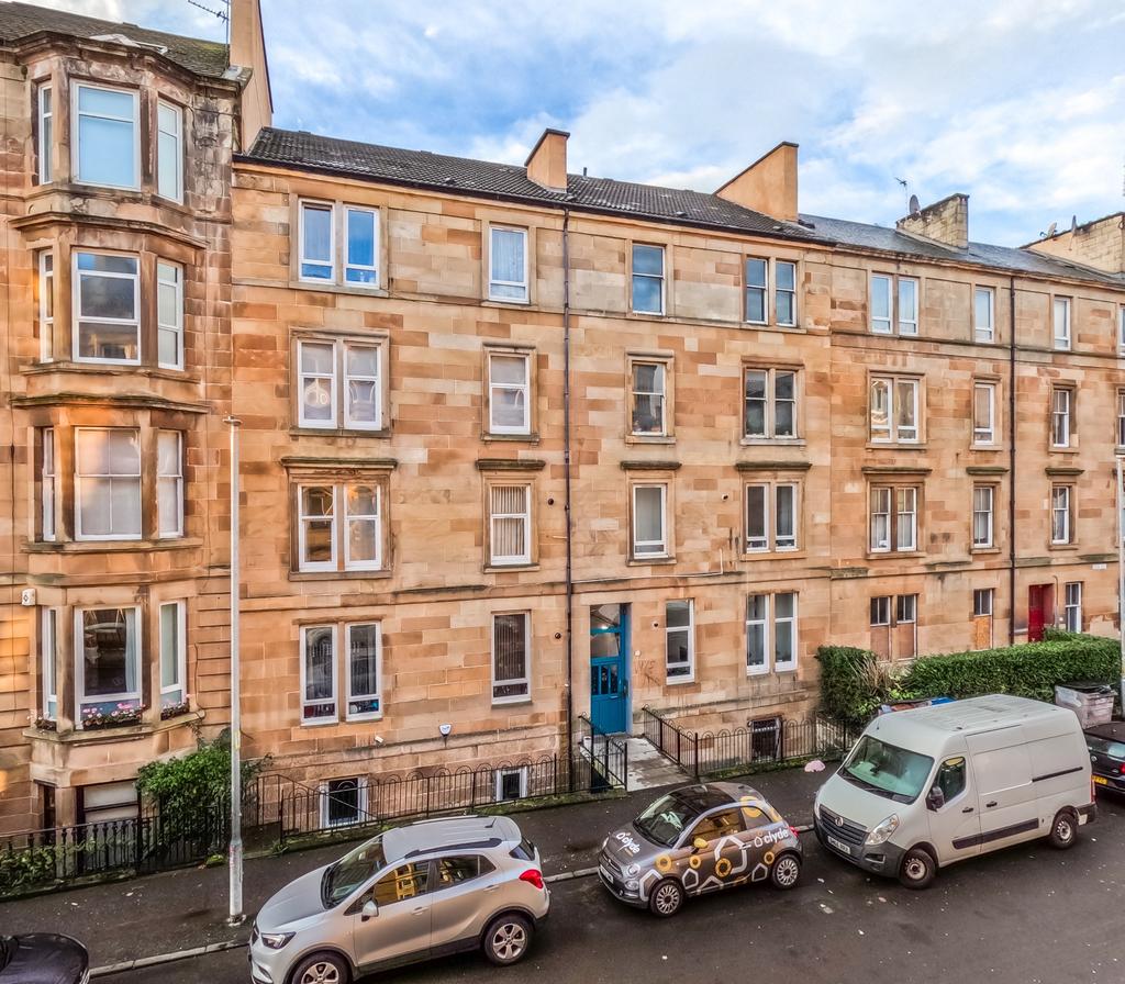 Dixon Avenue, Flat 2/2, Queens Park... 1 bed flat for sale £95,000