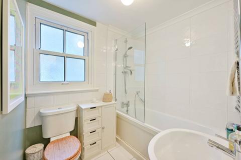 2 bedroom flat to rent, Schubert Road, East Putney, London, SW15