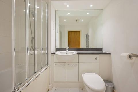 2 bedroom flat for sale, Western Gateway, Royal Docks, London, E16