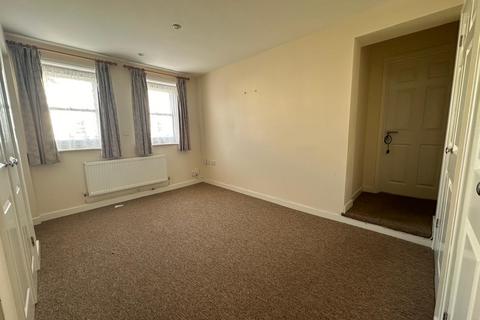 2 bedroom flat to rent, High Street  Fareham  UNFURNISHED