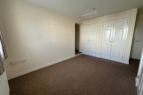 2 bedroom flat to rent, High Street  Fareham  UNFURNISHED