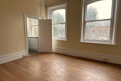 Studio to rent, Brondesbury Road, London NW6