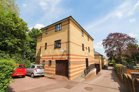 2 bedroom flat for sale, Benhill Road, Sutton SM1