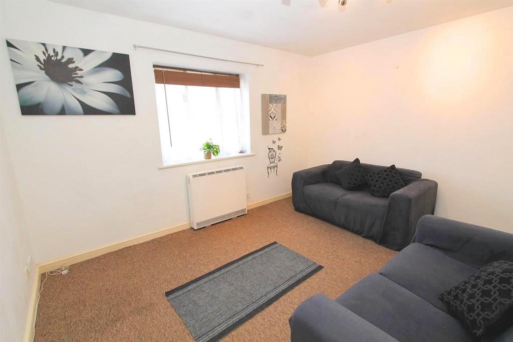 Lounge benhill.jpg