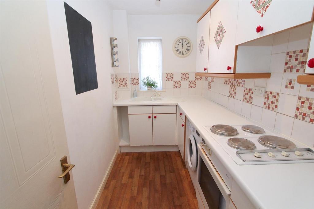 Kitchen 2.jpg