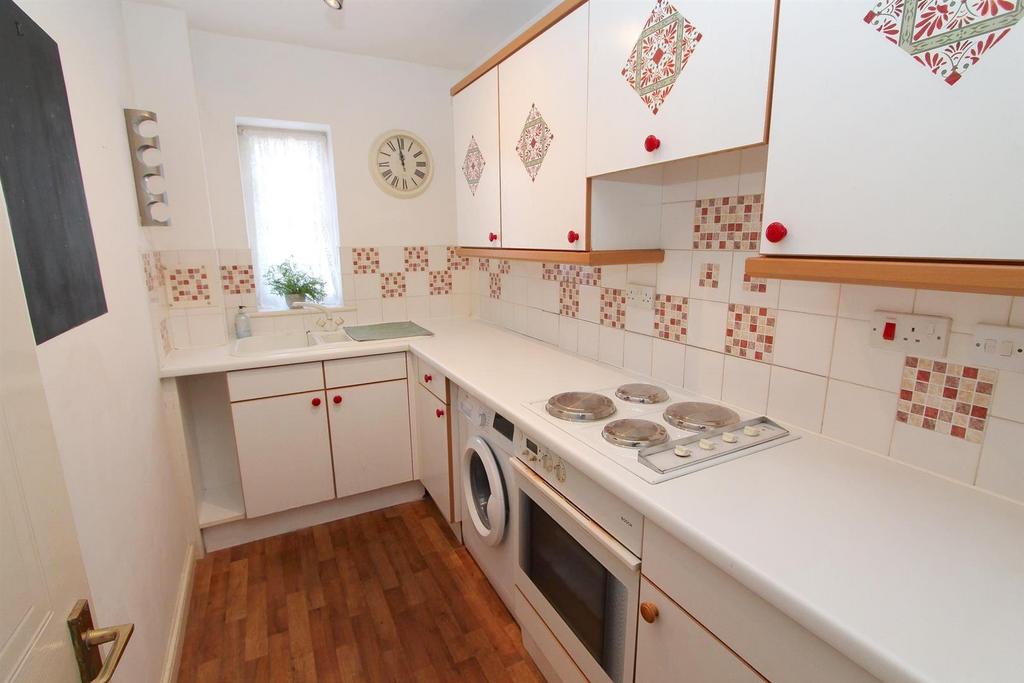 Kitchen 1.jpg