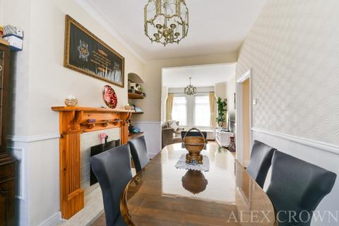 3 bedroom terraced house for sale, Hewitt Avenue, Wood Green