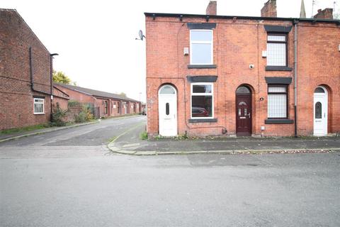 2 bedroom end of terrace house to rent, Church Street, Failsworth M35