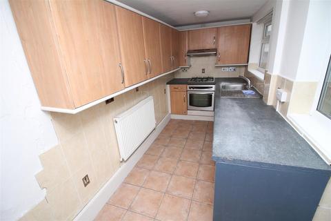 2 bedroom end of terrace house to rent, Church Street, Failsworth M35