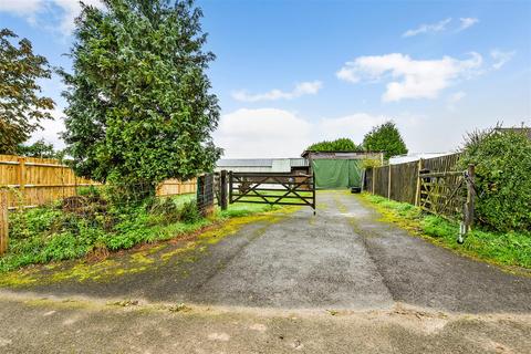 6 bedroom detached bungalow for sale, Farm Road, Little Park