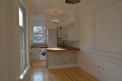 1 bedroom in a house share to rent, Woodside Road,