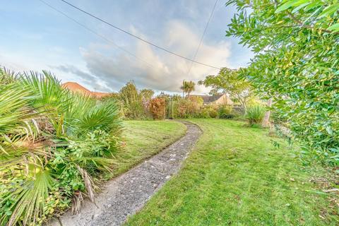 3 bedroom detached bungalow for sale, Charming bungalow with views over Cleeve's countryside