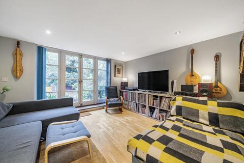 4 bedroom end of terrace house for sale, Honeyfield Mews, Forest Hill