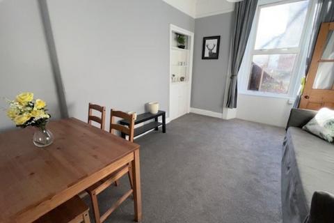 2 bedroom apartment to rent, Bruce Street, Stirling FK8