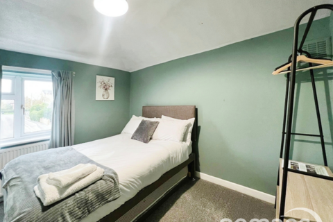 11 Bolton Crescent, Basingstoke, RG22 6AZ