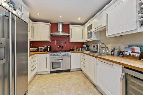 27 Avenue Road, Hampton, TW12 2BH