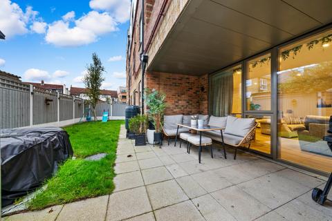 2 bedroom ground floor flat for sale, Back Stage Walk, Wallington