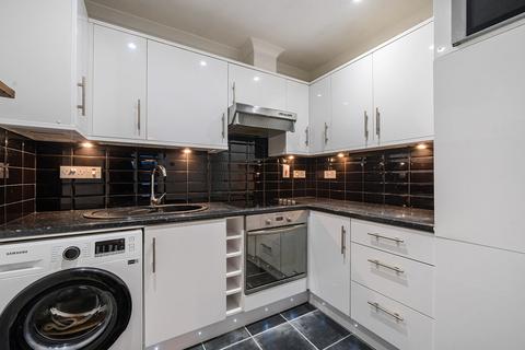 1 bedroom flat for sale, Nutfield Close, Carshalton