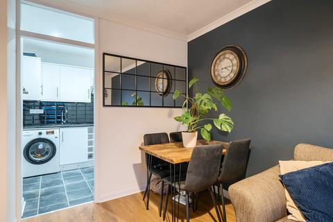 14 Nutfield Close, Carshalton, SM5 2RQ