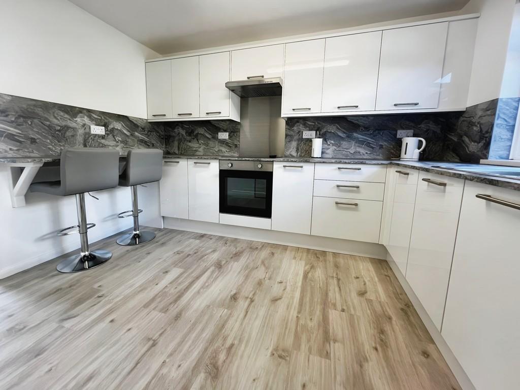 9ae197bb-Kitchen