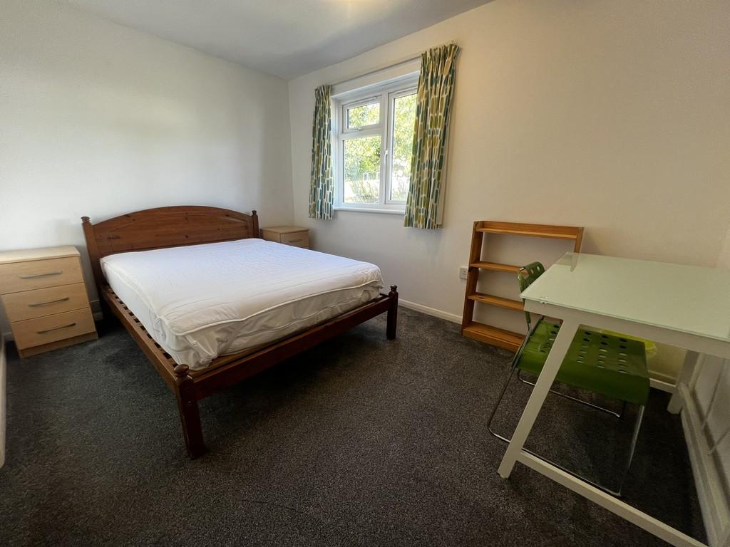 224b5b2e-Bedroom 204..