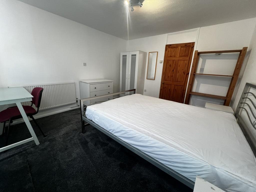 Bf644110-Bedroom 201...