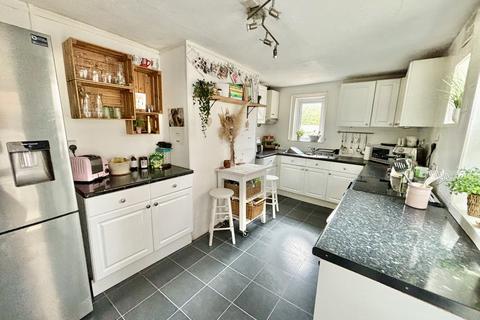 3 bedroom end of terrace house for sale, St. Margarets Road, Poole