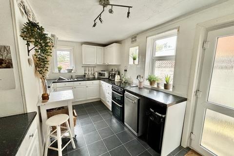 3 bedroom end of terrace house for sale, St. Margarets Road, Poole