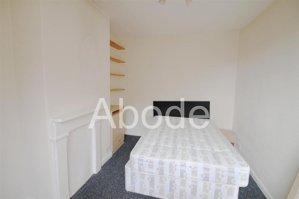 Delph Mount, Woodhouse, Leeds 5 bed house to rent £2,058 pcm (£475 pw)