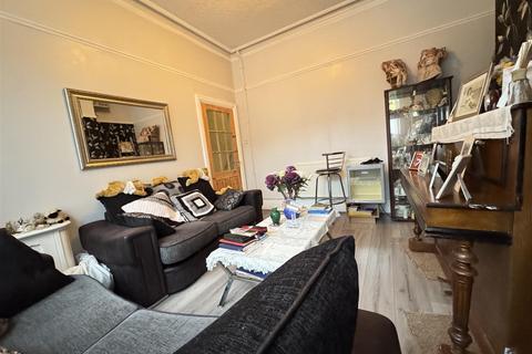 4 bedroom semi-detached house for sale, Earlsbury Gardens, Handsworth Wood, Birmingham