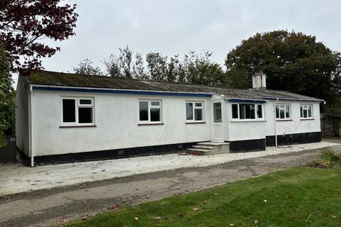 3 bedroom detached bungalow to rent, Ilsington