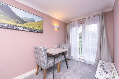 1 bedroom retirement property for sale, 28/16 Roseburn Place, Edinburgh, EH12