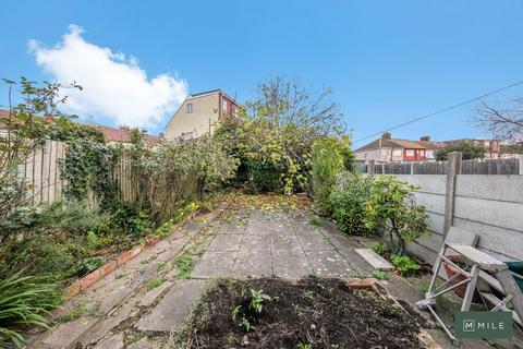 3 bedroom terraced house for sale, North Circular Road, London NW2