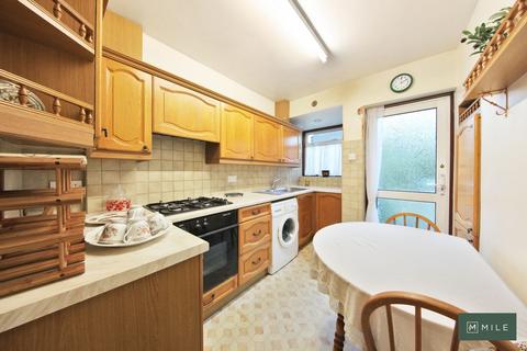 3 bedroom terraced house for sale, North Circular Road, London NW2