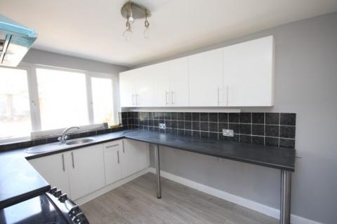 2 bedroom semi-detached house to rent, Fourth Avenue, Luton, LU3