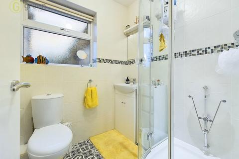 25 Mildenhall, Tamworth, B79 8RU