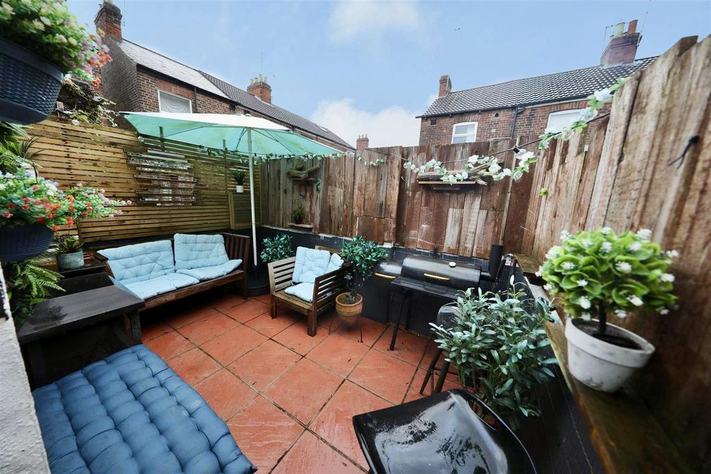 Welbeck Street, Hull 2 bed end of terrace house for sale £100,000