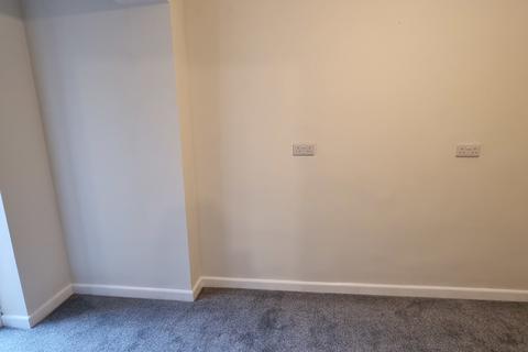 2 bedroom terraced house to rent, St. Nicholas Close