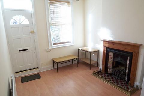 2 bedroom terraced house to rent, Frederick Street, Luton