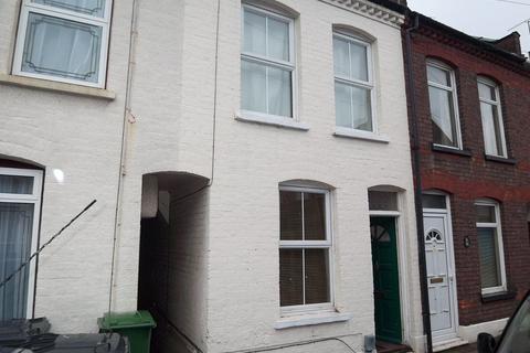 2 bedroom terraced house to rent, Frederick Street, Luton